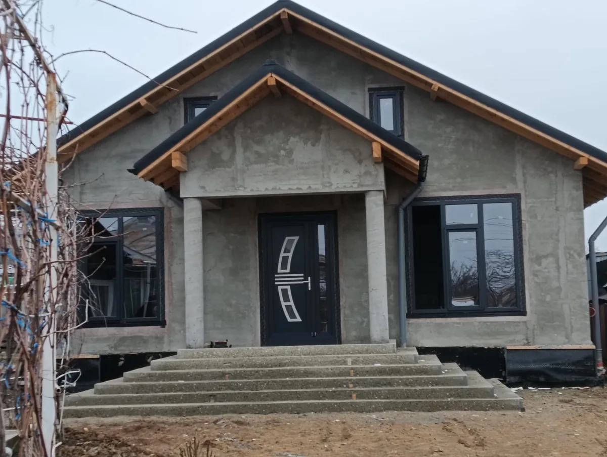Casa montaj NZEB cu folii interior exterior — Tamplarie pvc