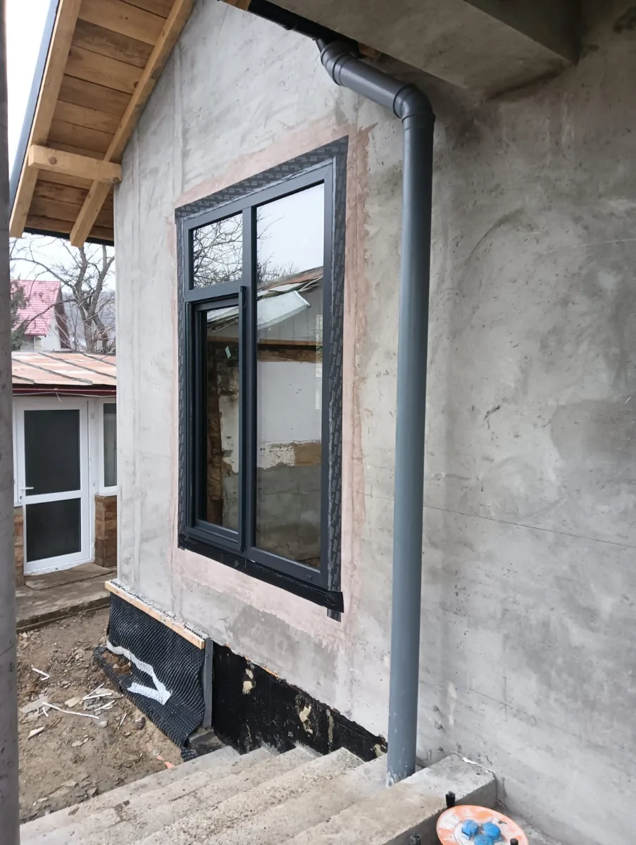 Casa montaj NZEB cu folii interior exterior — Tamplarie pvc