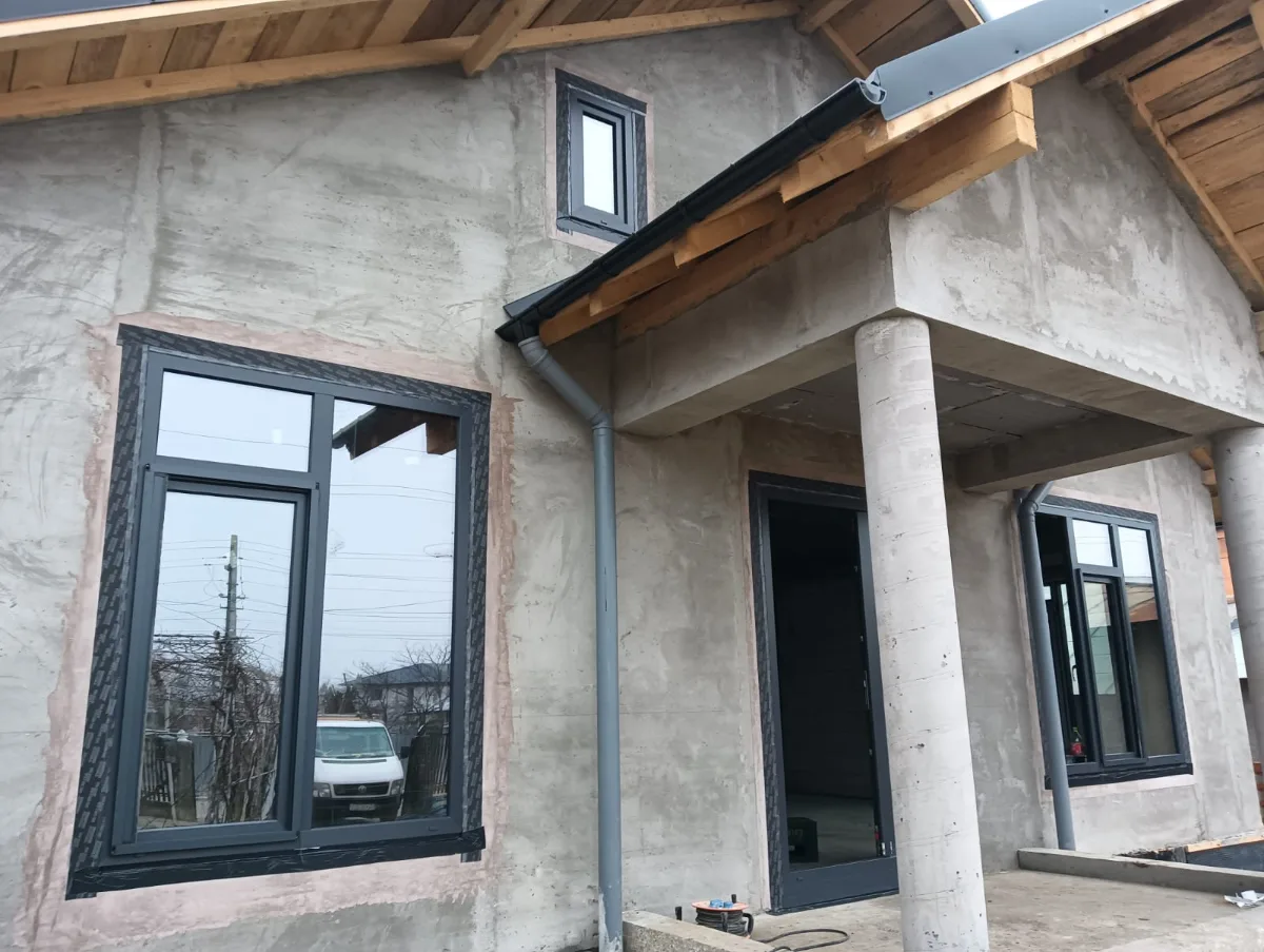 Casa montaj NZEB cu folii interior exterior — Tamplarie pvc