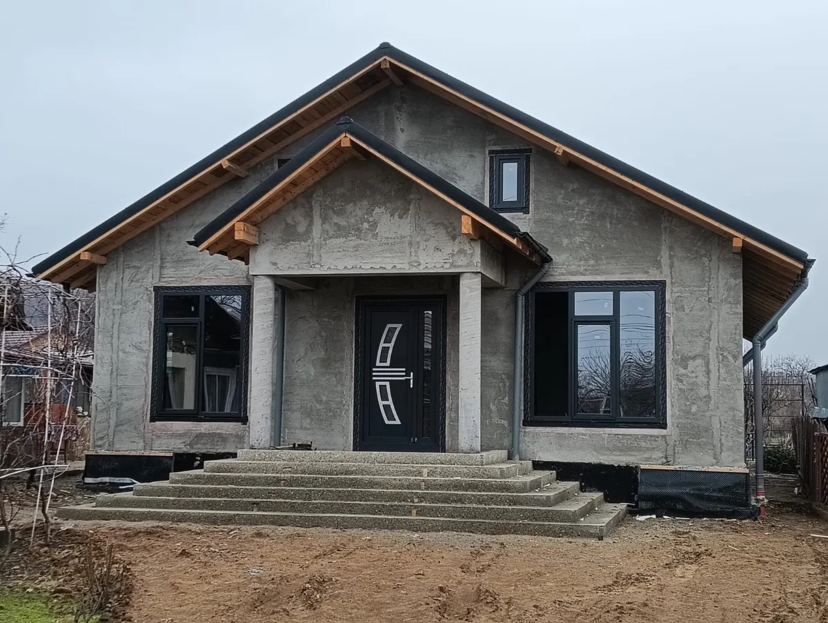 Casa montaj NZEB cu folii interior exterior — Tamplarie pvc