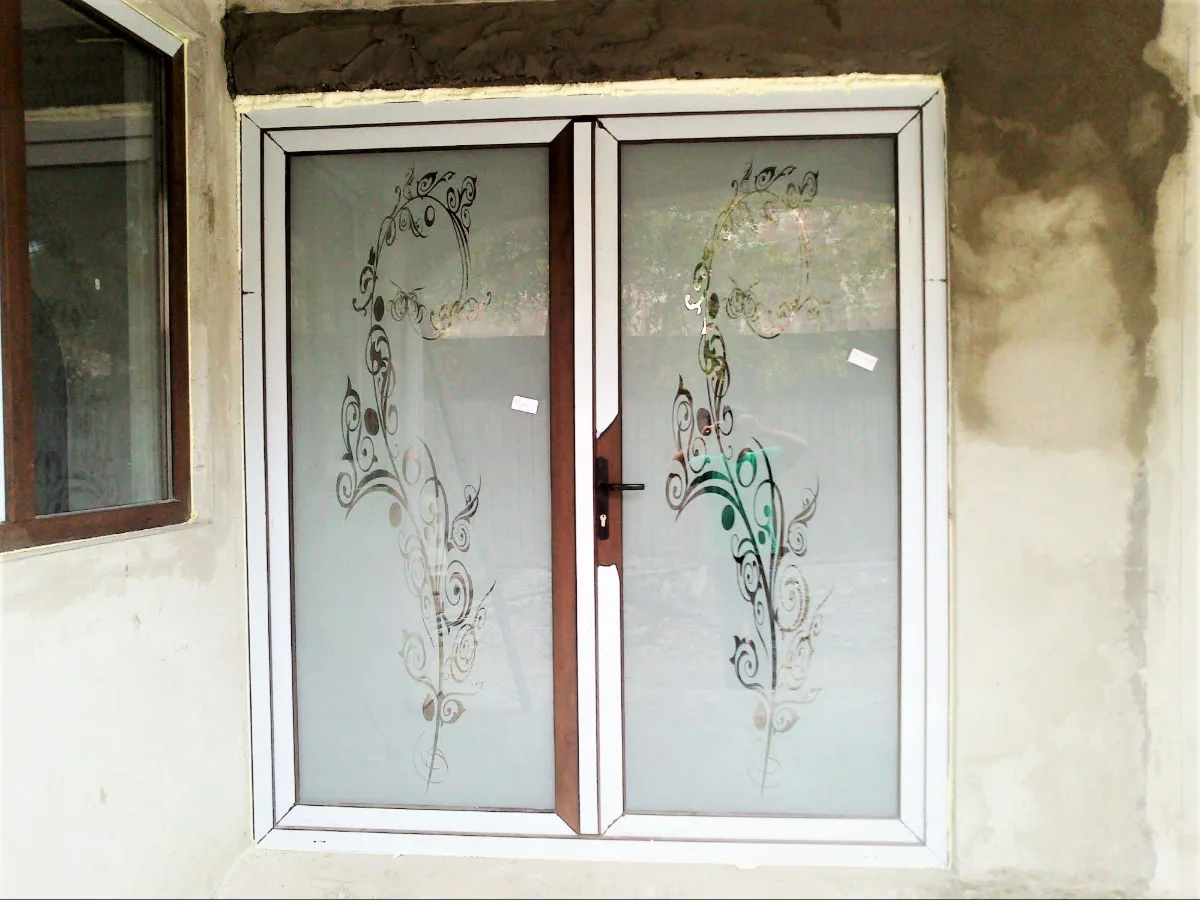Modele usi pvc — Tamplarie pvc