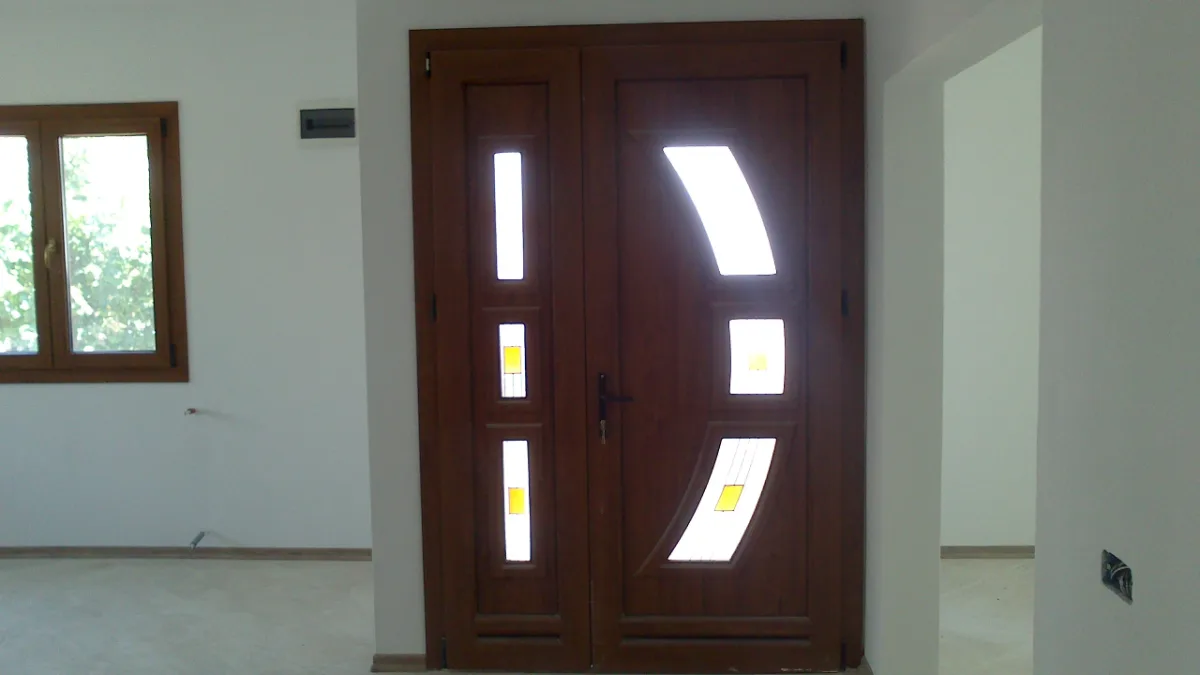 Modele usi pvc — Tamplarie pvc