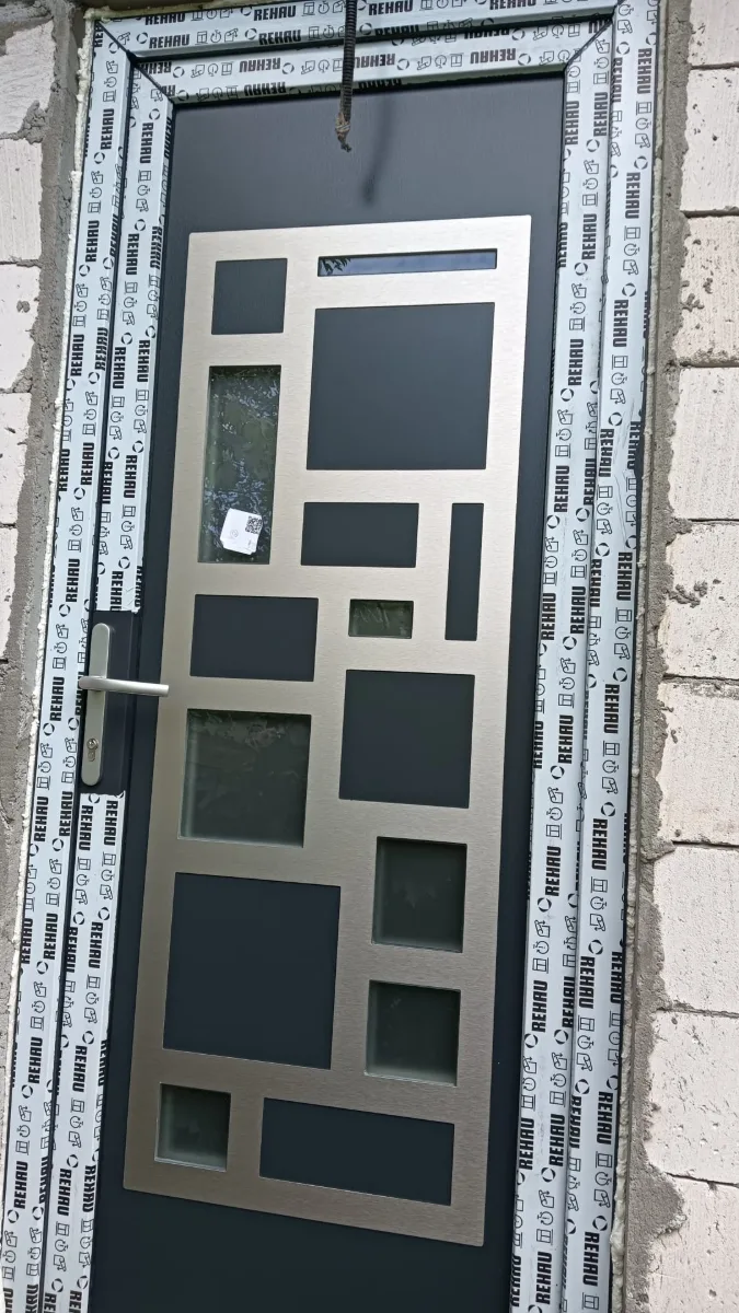 Modele usi pvc — Tamplarie pvc