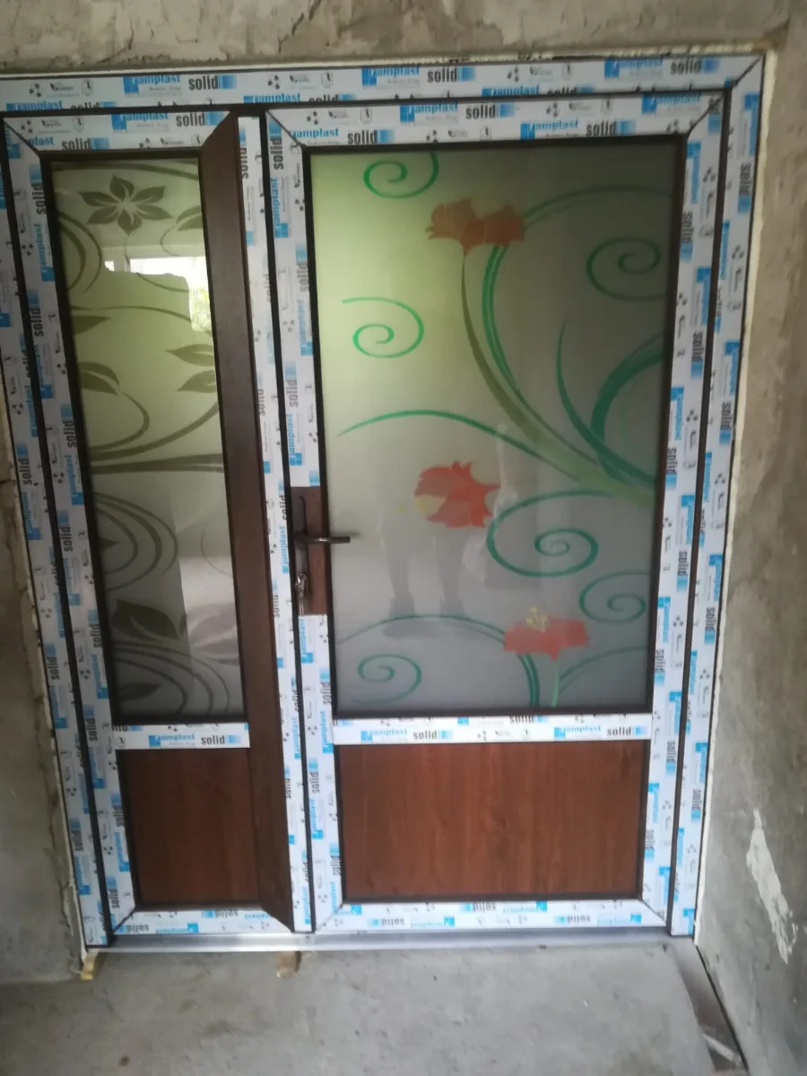Modele usi pvc — Tamplarie pvc