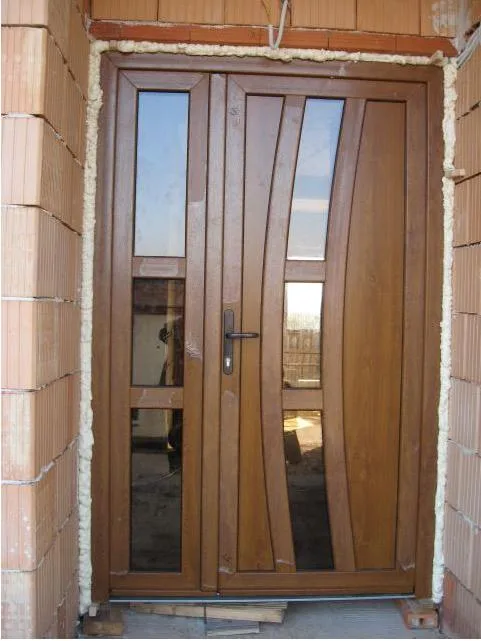 Modele usi pvc — Tamplarie pvc