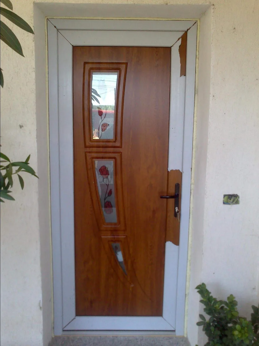 Modele usi pvc — Tamplarie pvc