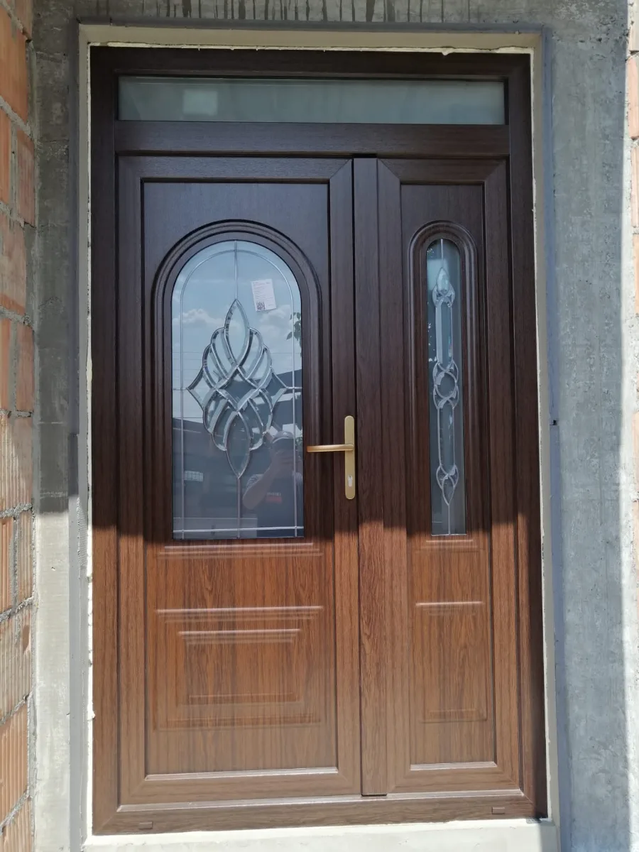Modele usi pvc — Tamplarie pvc