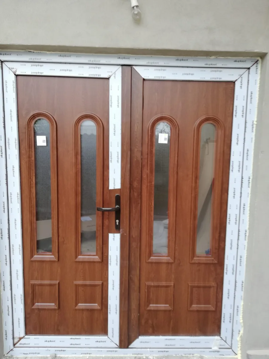 Modele usi pvc — Tamplarie pvc