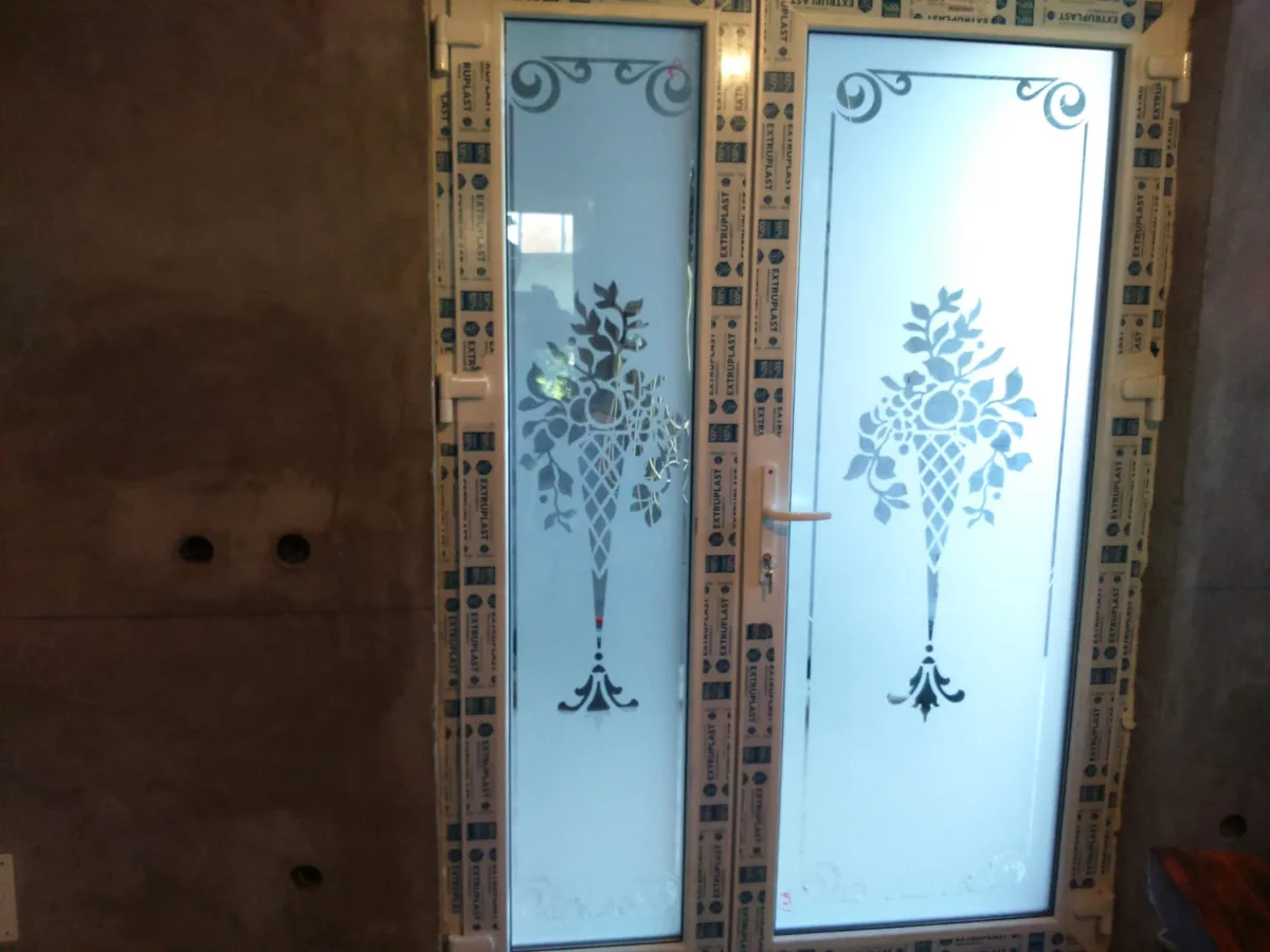 Modele usi pvc — Tamplarie pvc