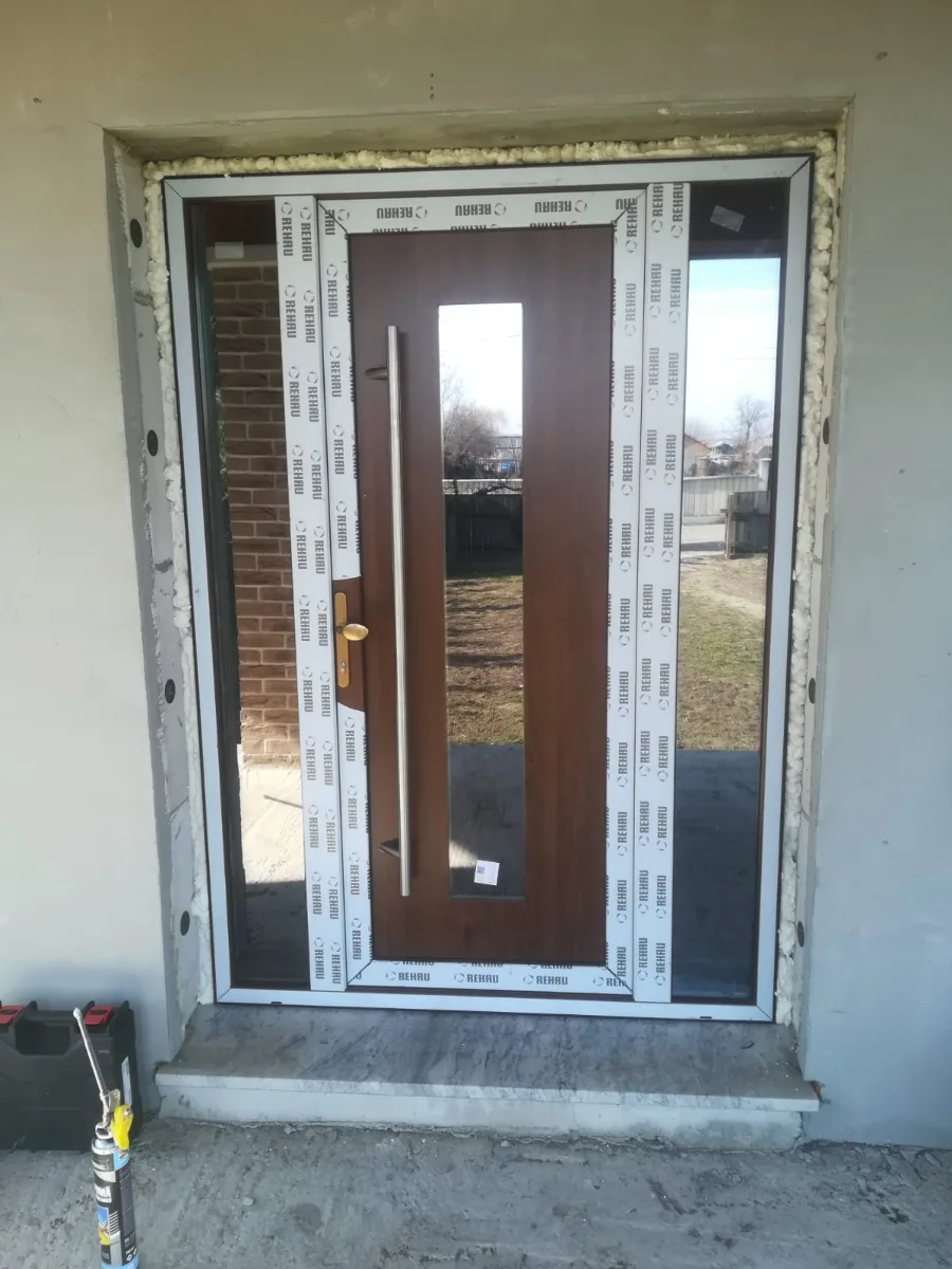 Modele usi pvc — Tamplarie pvc