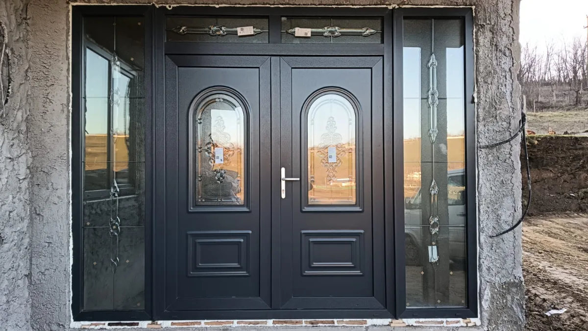 Modele usi pvc — Tamplarie pvc