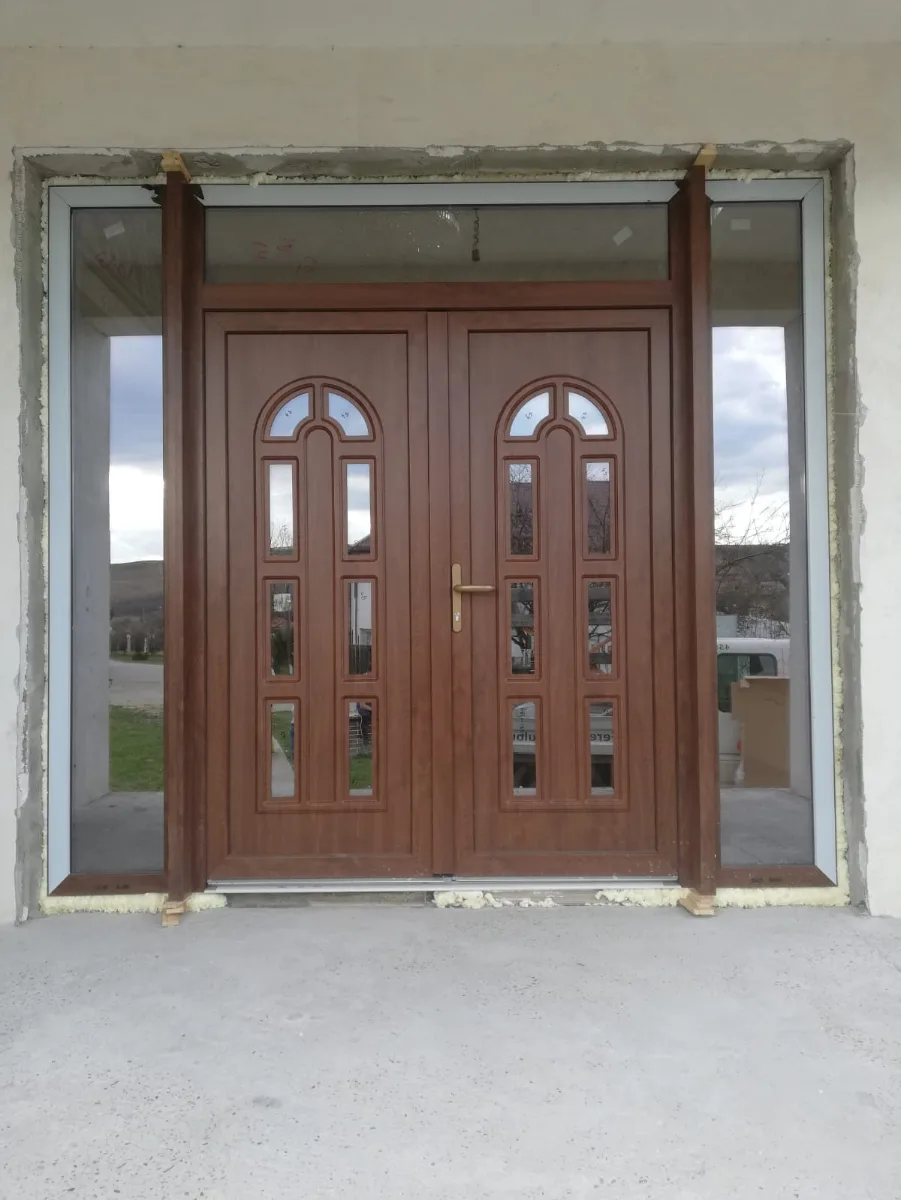 Modele usi pvc — Tamplarie pvc