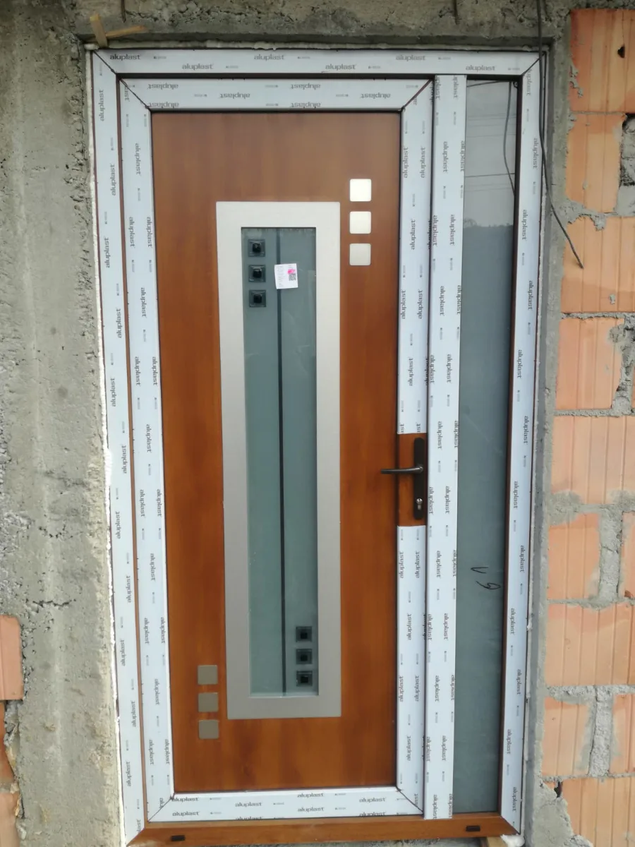 Modele usi pvc — Tamplarie pvc