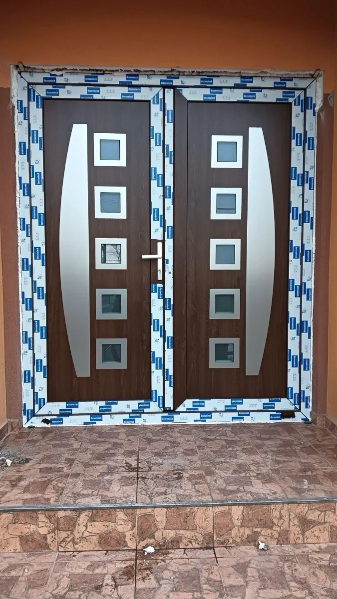 Modele usi pvc — Tamplarie pvc