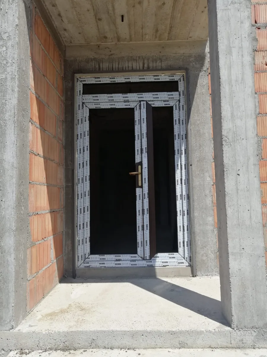 Modele usi pvc — Tamplarie pvc