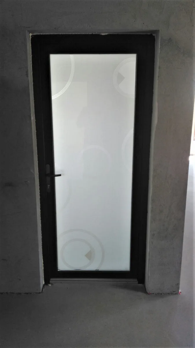 Modele usi pvc — Tamplarie pvc