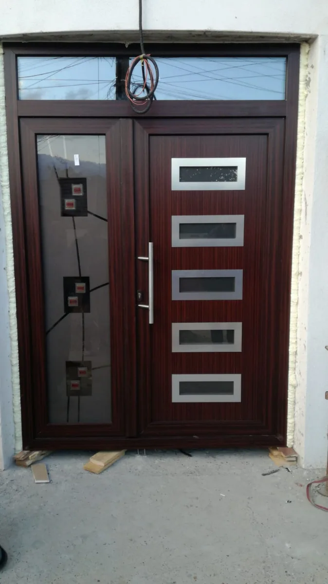 Modele usi pvc — Tamplarie pvc