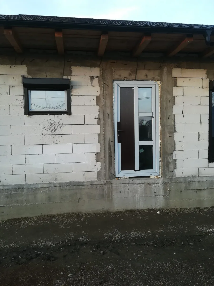 Modele usi pvc — Tamplarie pvc