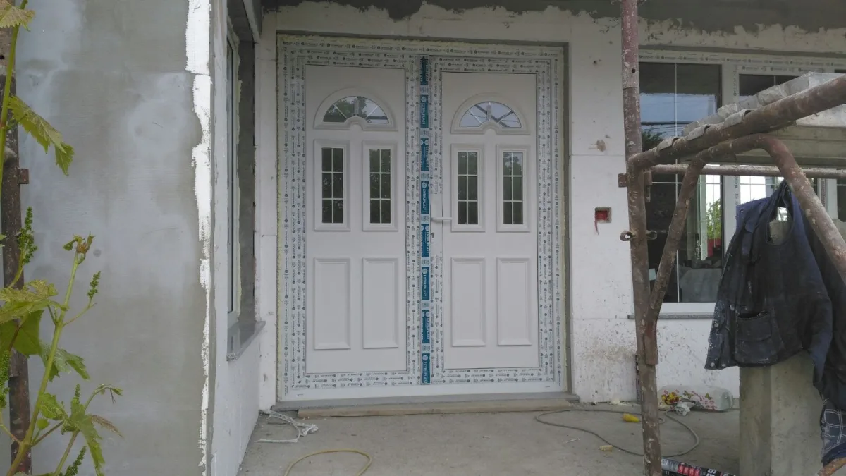 Modele usi pvc — Tamplarie pvc
