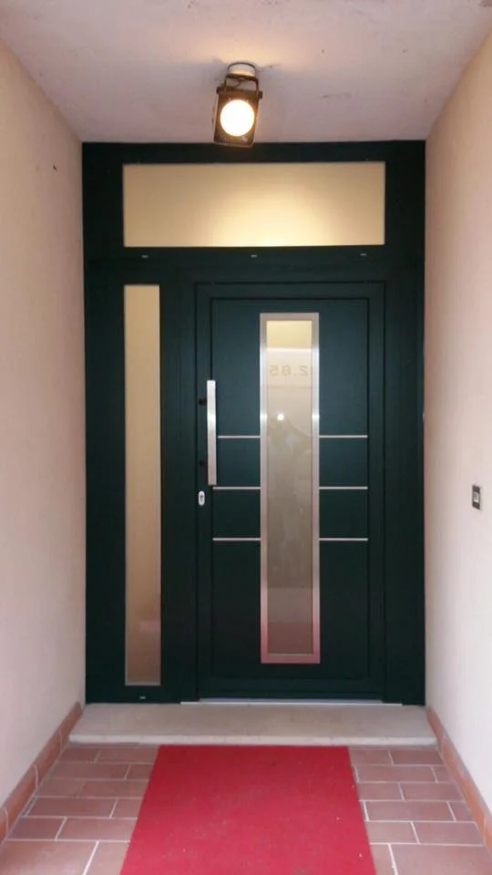 Modele usi pvc — Tamplarie pvc