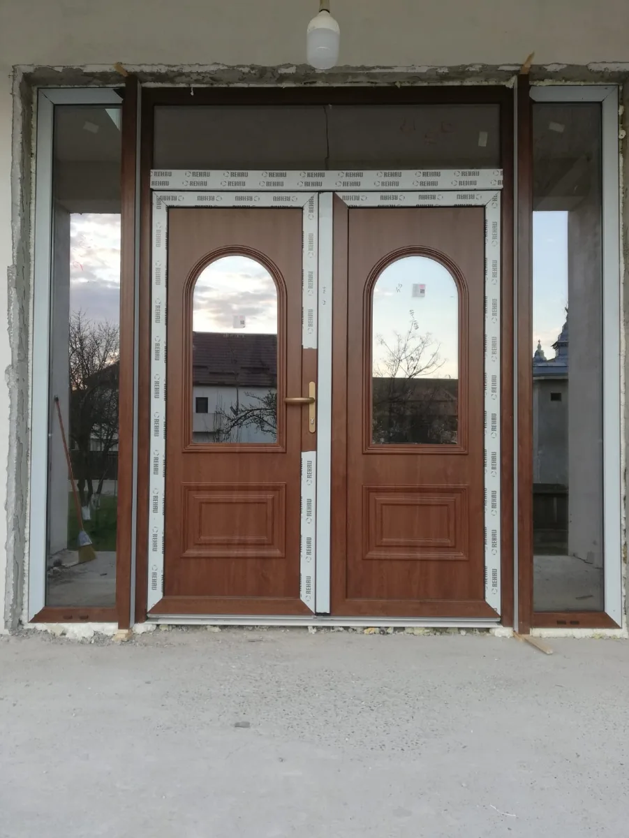 Modele usi pvc — Tamplarie pvc