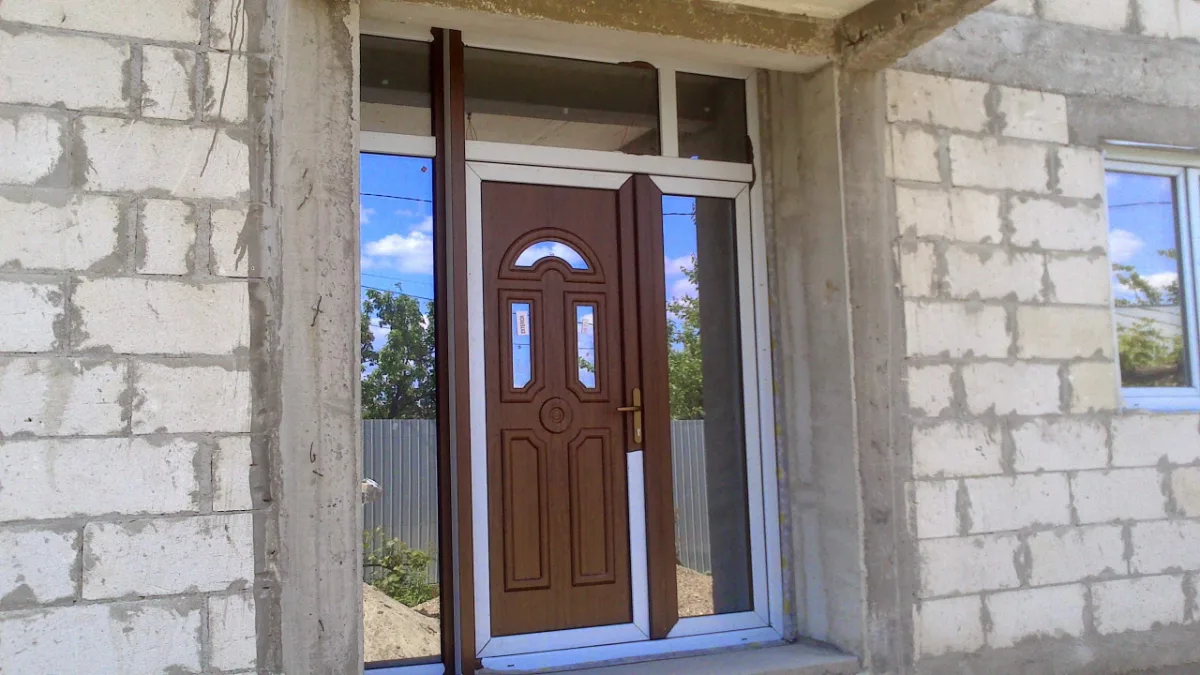 Modele usi pvc — Tamplarie pvc