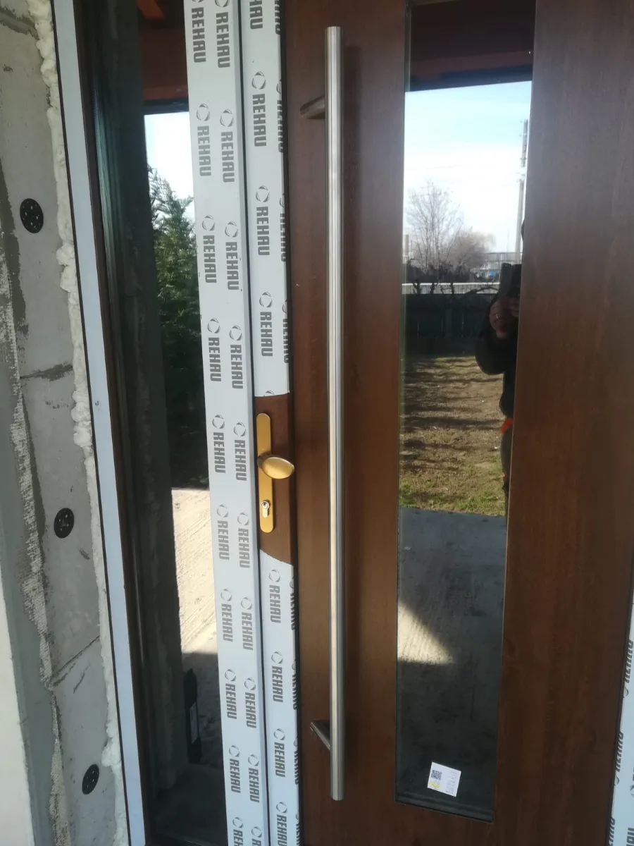 Modele usi pvc — Tamplarie pvc