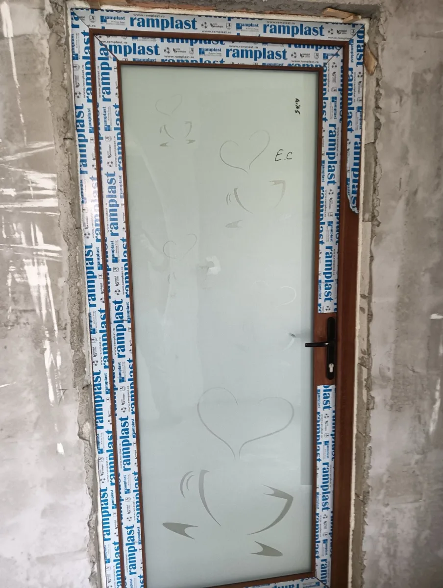 Modele usi pvc — Tamplarie pvc