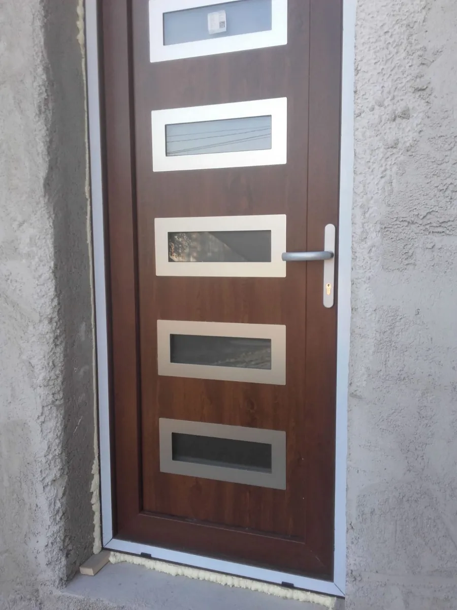Modele usi pvc — Tamplarie pvc