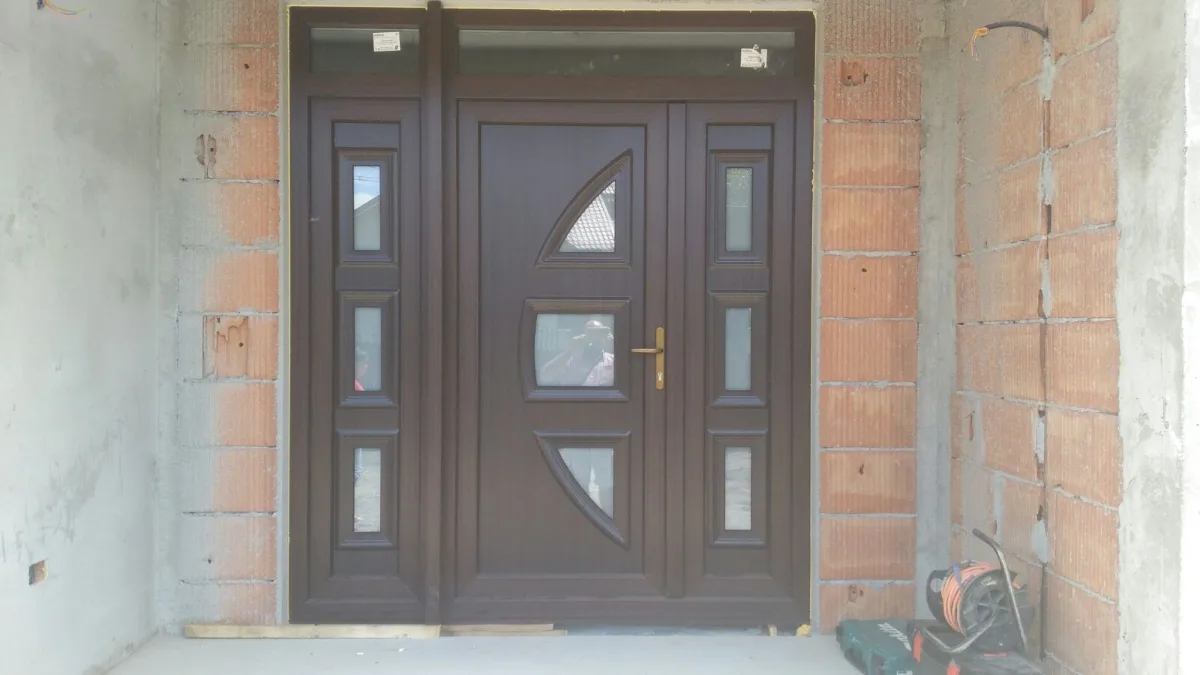 Modele usi pvc — Tamplarie pvc