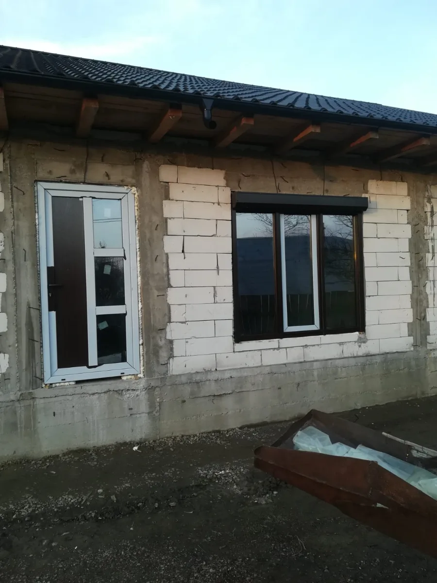 Modele usi pvc — Tamplarie pvc