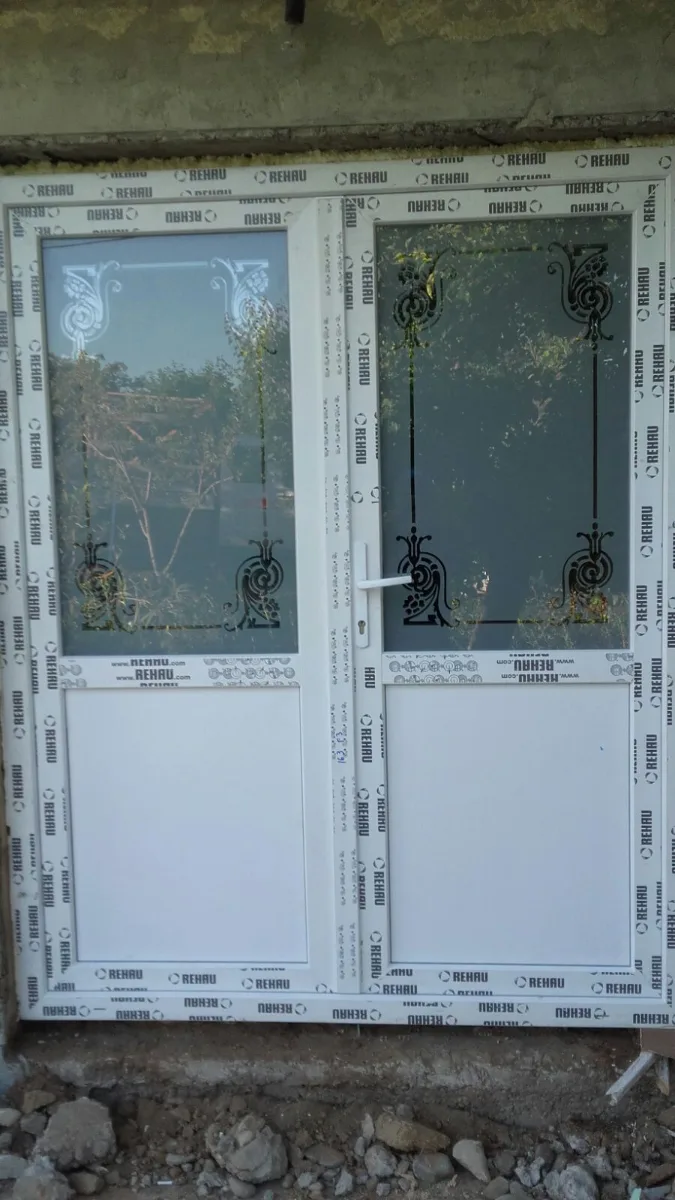 Modele usi pvc — Tamplarie pvc