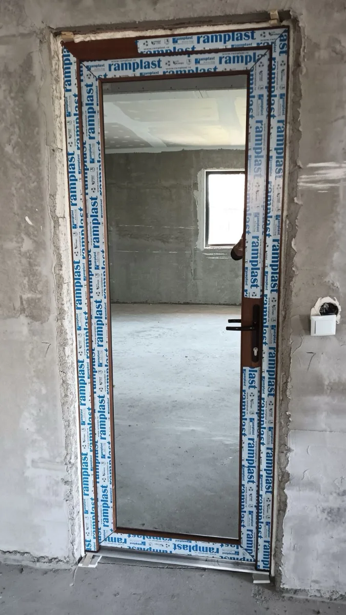 Modele usi pvc — Tamplarie pvc