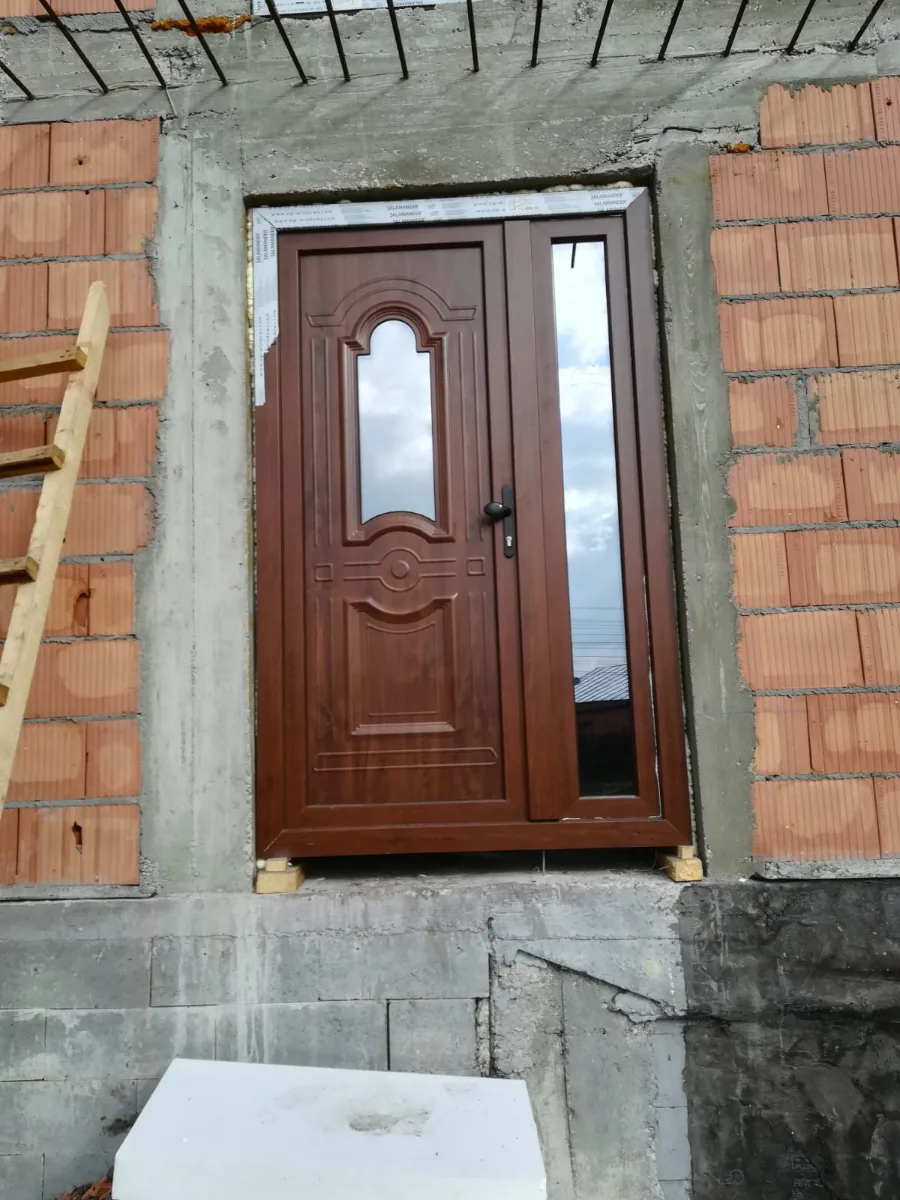 Modele usi pvc — Tamplarie pvc