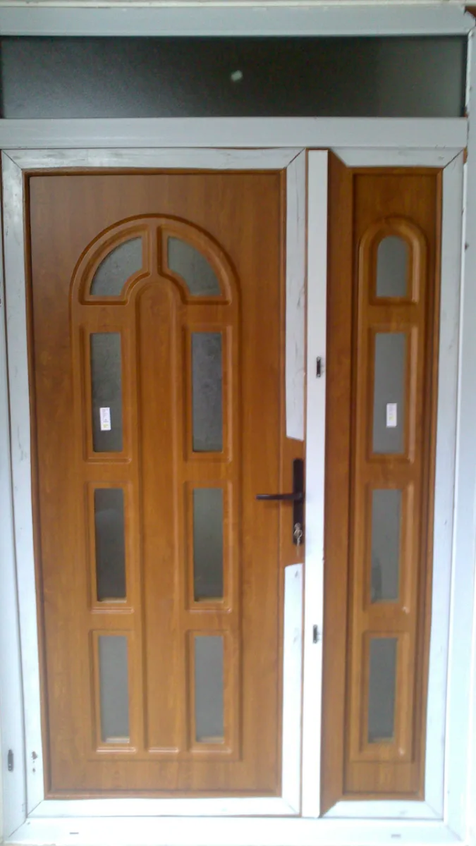 Modele usi pvc — Tamplarie pvc