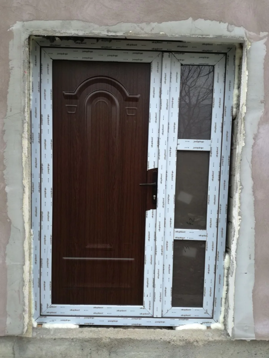 Modele usi pvc — Tamplarie pvc