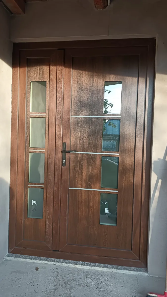 Modele usi pvc — Tamplarie pvc