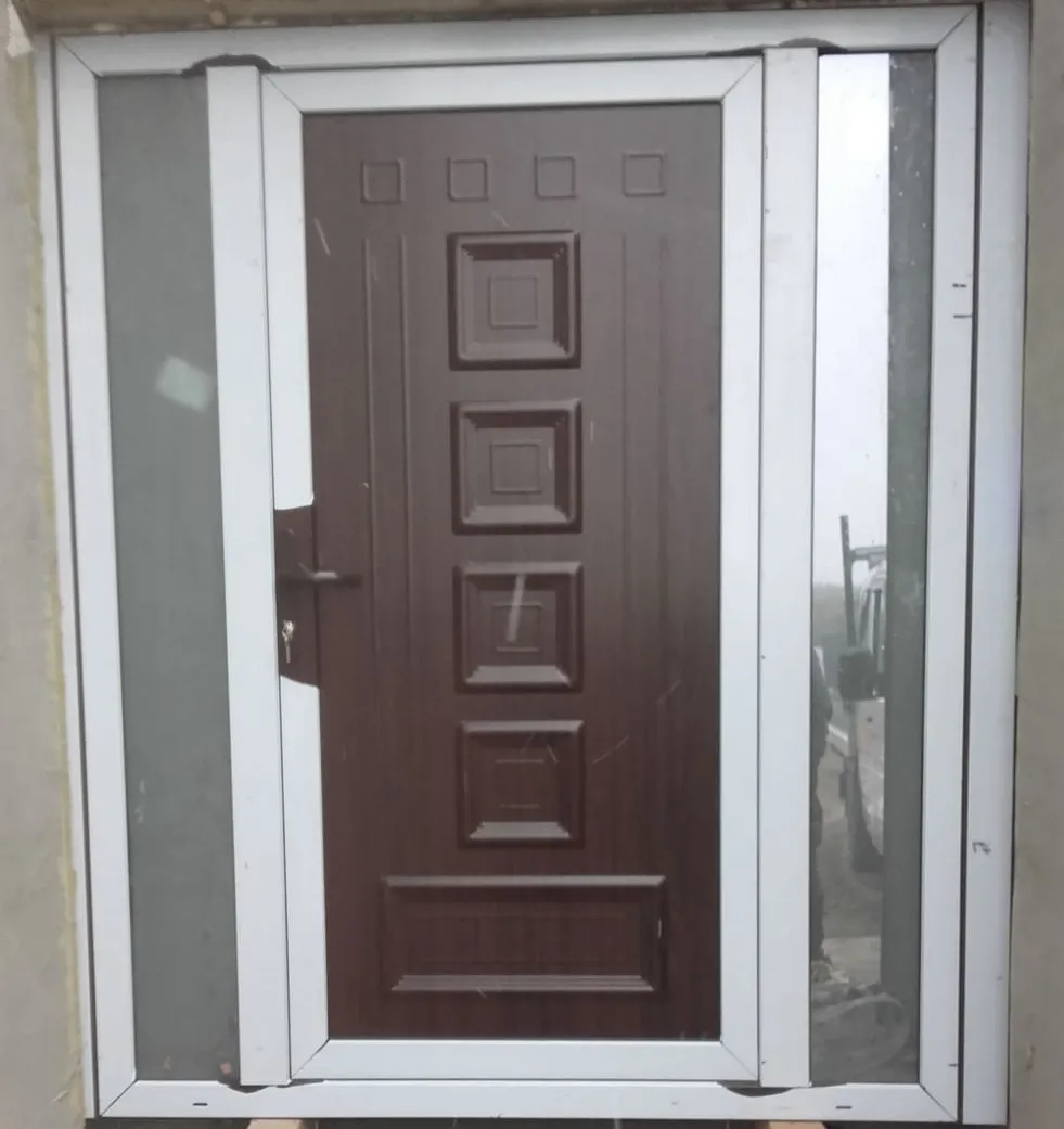 Modele usi pvc — Tamplarie pvc