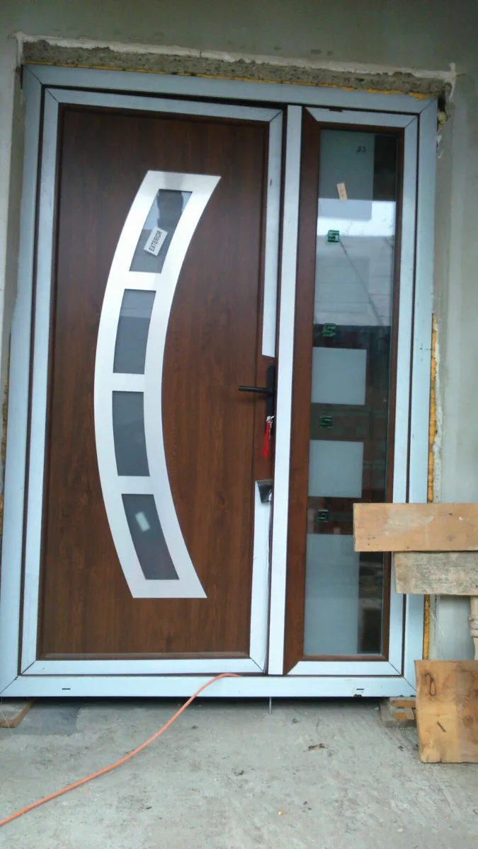 Modele usi pvc — Tamplarie pvc