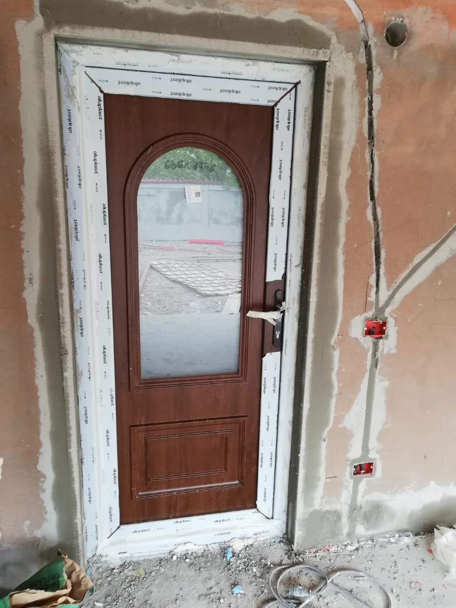 Modele usi pvc — Tamplarie pvc