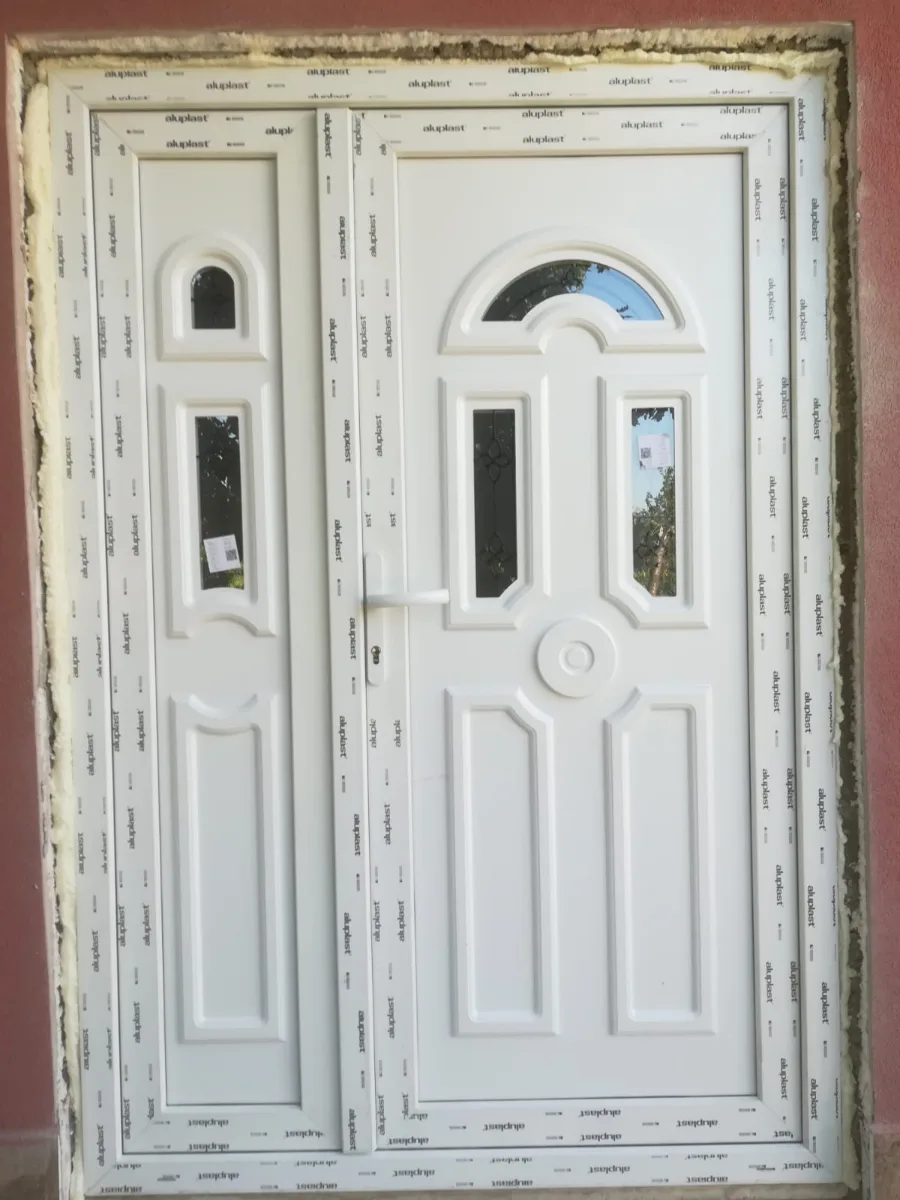 Modele usi pvc — Tamplarie pvc