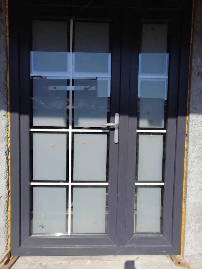 Modele usi pvc — Tamplarie pvc