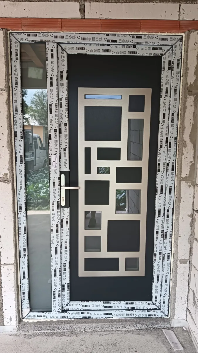 Modele usi pvc — Tamplarie pvc