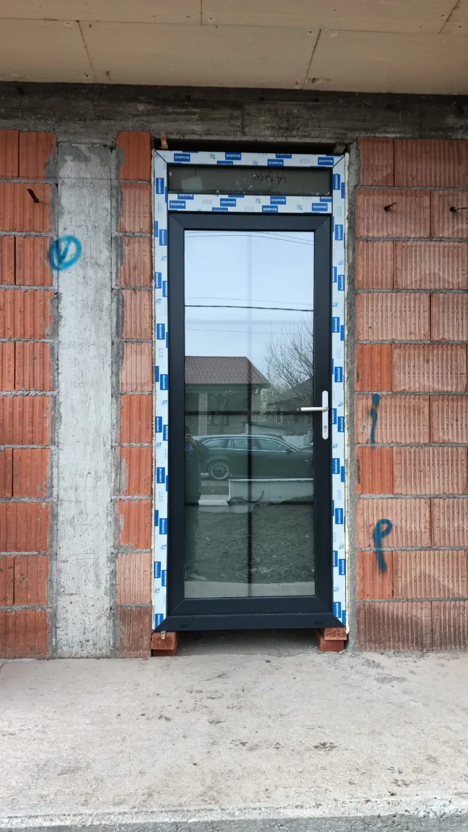 Modele usi pvc — Tamplarie pvc