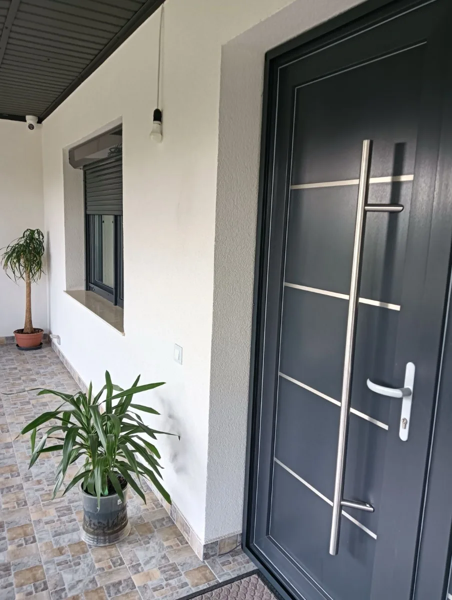 Montaj rulouri antracit casa — Rulouri aluminiu — Vetrisoaia, jud. Vaslui