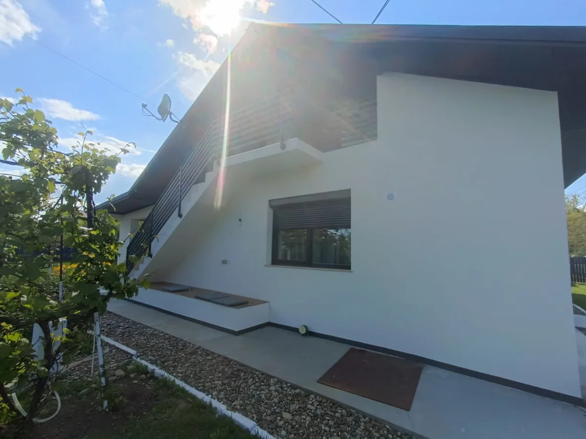 Montaj rulouri antracit casa — Rulouri aluminiu — Vetrisoaia, jud. Vaslui