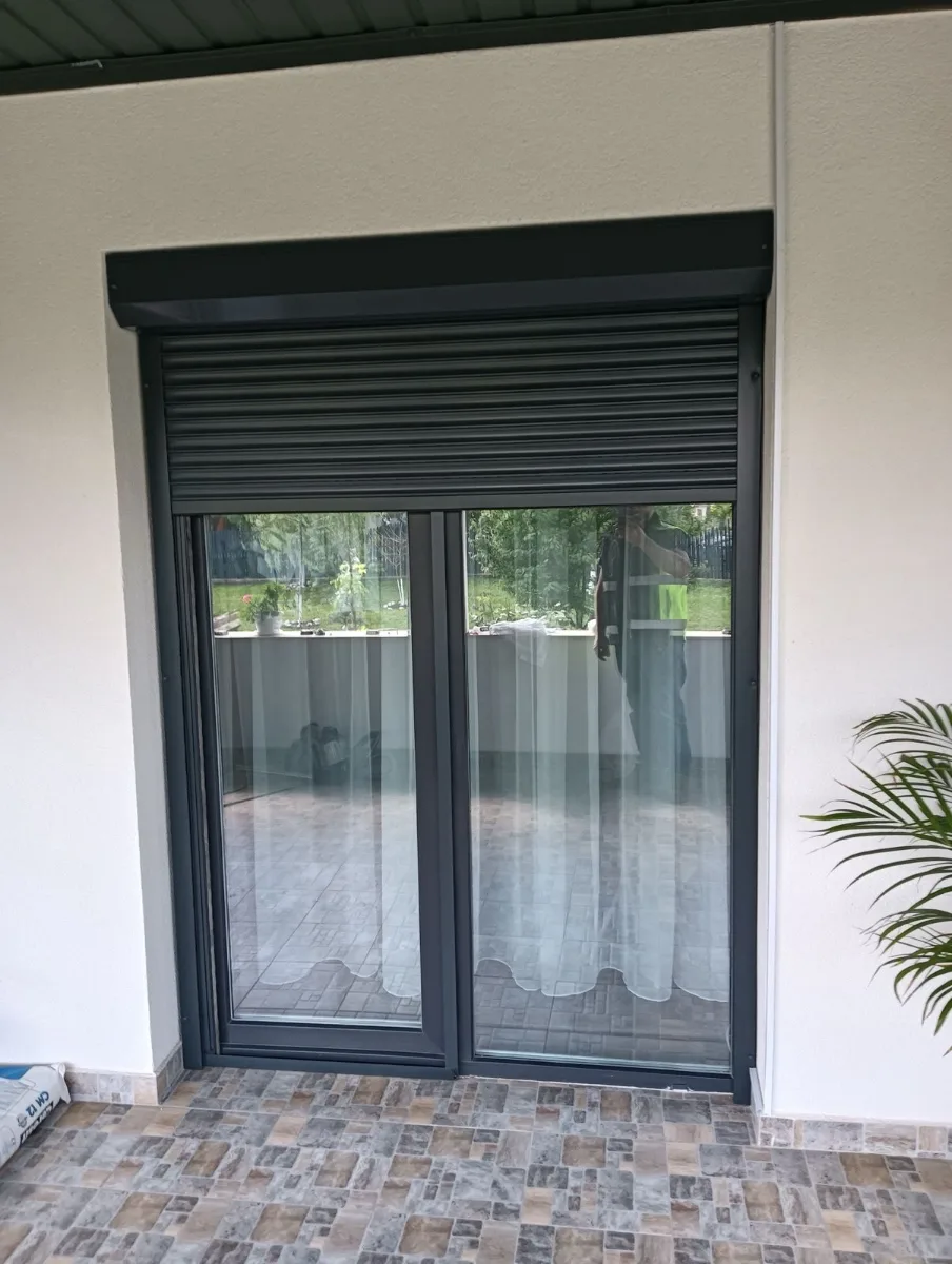 Montaj rulouri antracit casa — Rulouri aluminiu — Vetrisoaia, jud. Vaslui
