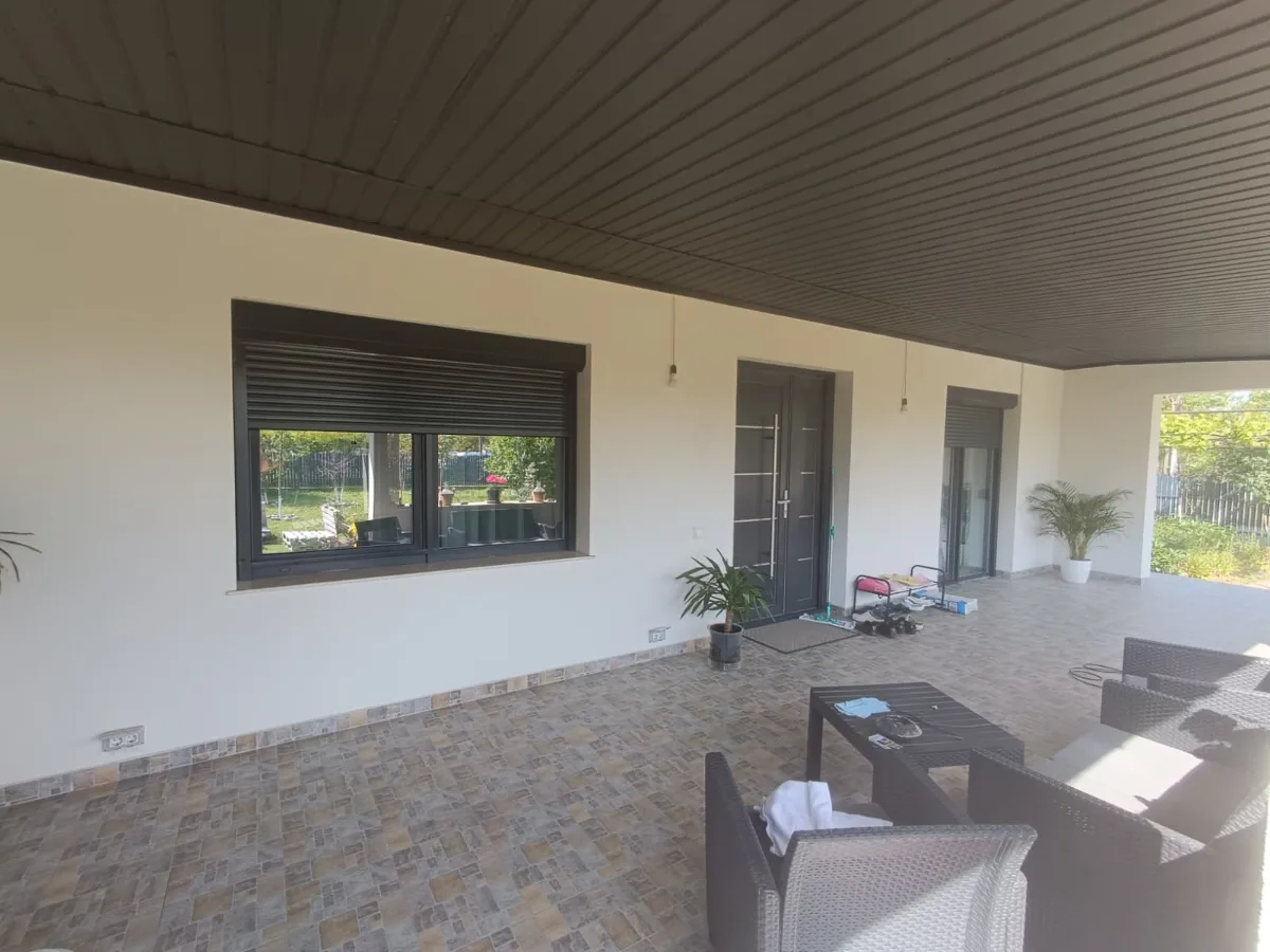 Montaj rulouri antracit casa — Rulouri aluminiu — Vetrisoaia, jud. Vaslui