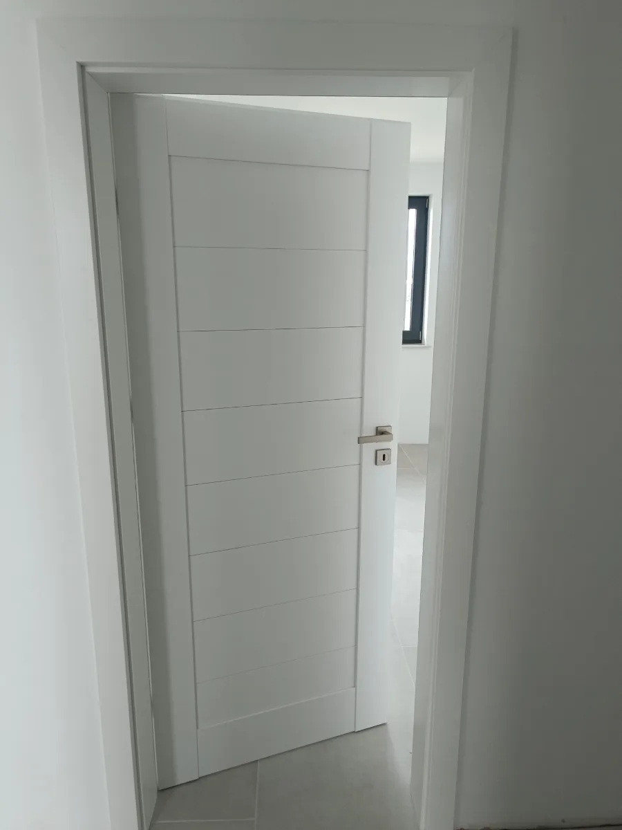 Usi interior albe — Usi interior
