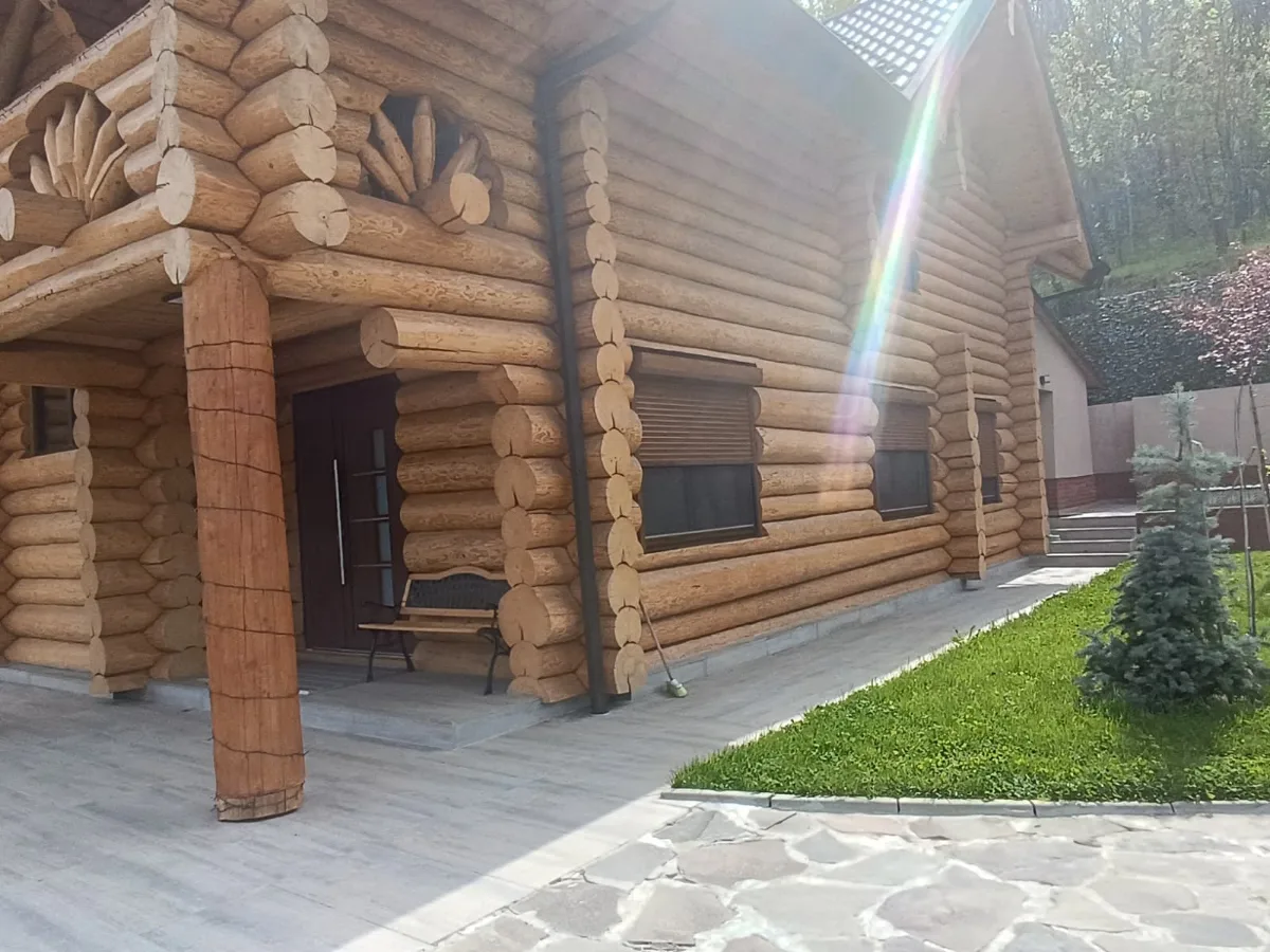Montaj rulouri exterioare casa din lemn — Rulouri aluminiu — Motoșeni